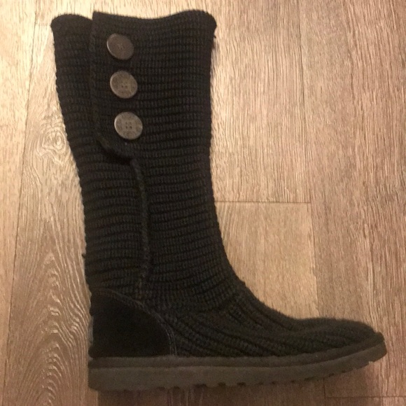 black knit uggs